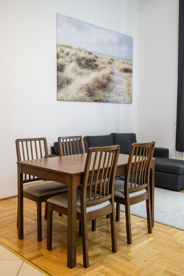 Cosy 1 Bedroom Apartment in Gozsdu Court Boedapest Buitenkant foto