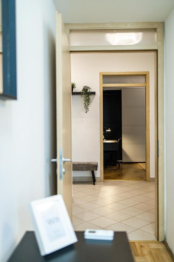 Cosy 1 Bedroom Apartment in Gozsdu Court Boedapest Buitenkant foto